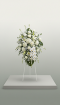 Arreglo floral blanco contemporáneo